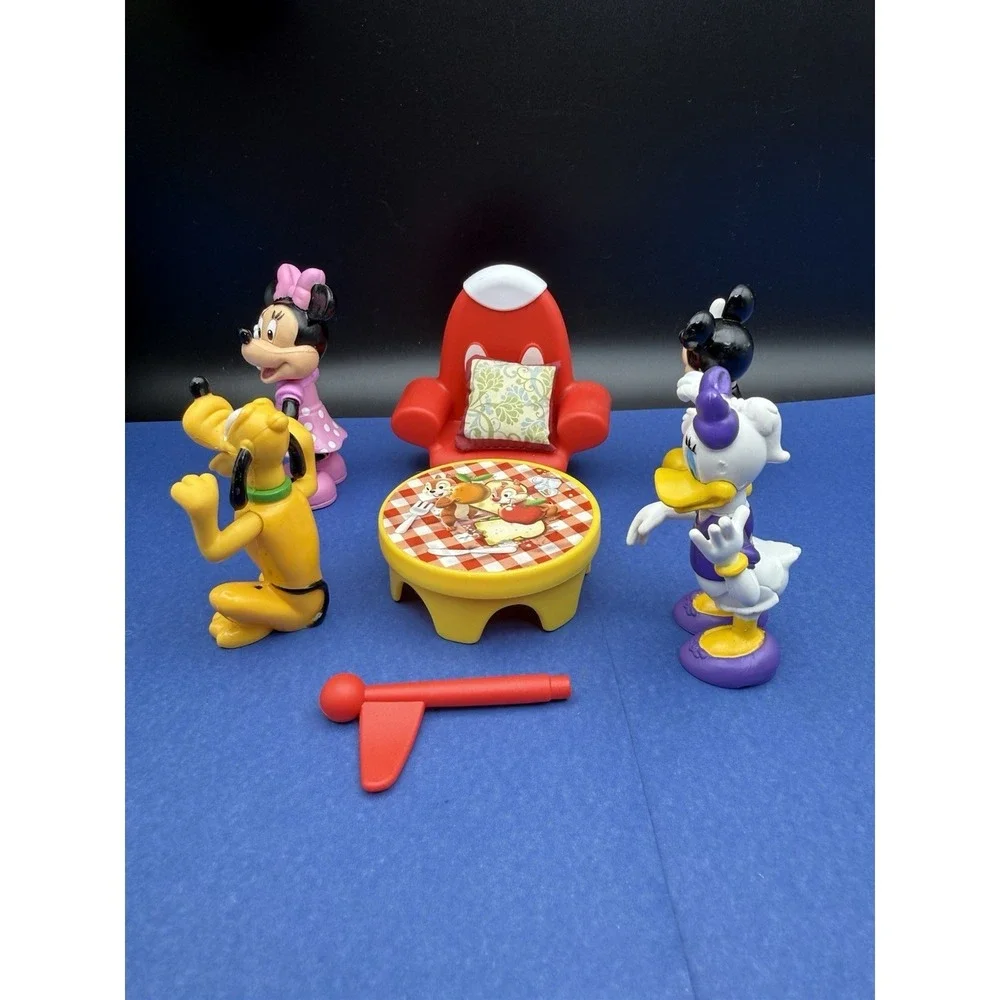 Original Mickey Mouse Clubhouse Deluxe Disney Store Play Set parts and Figurines